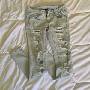 American Eagle light wash ripped jeans